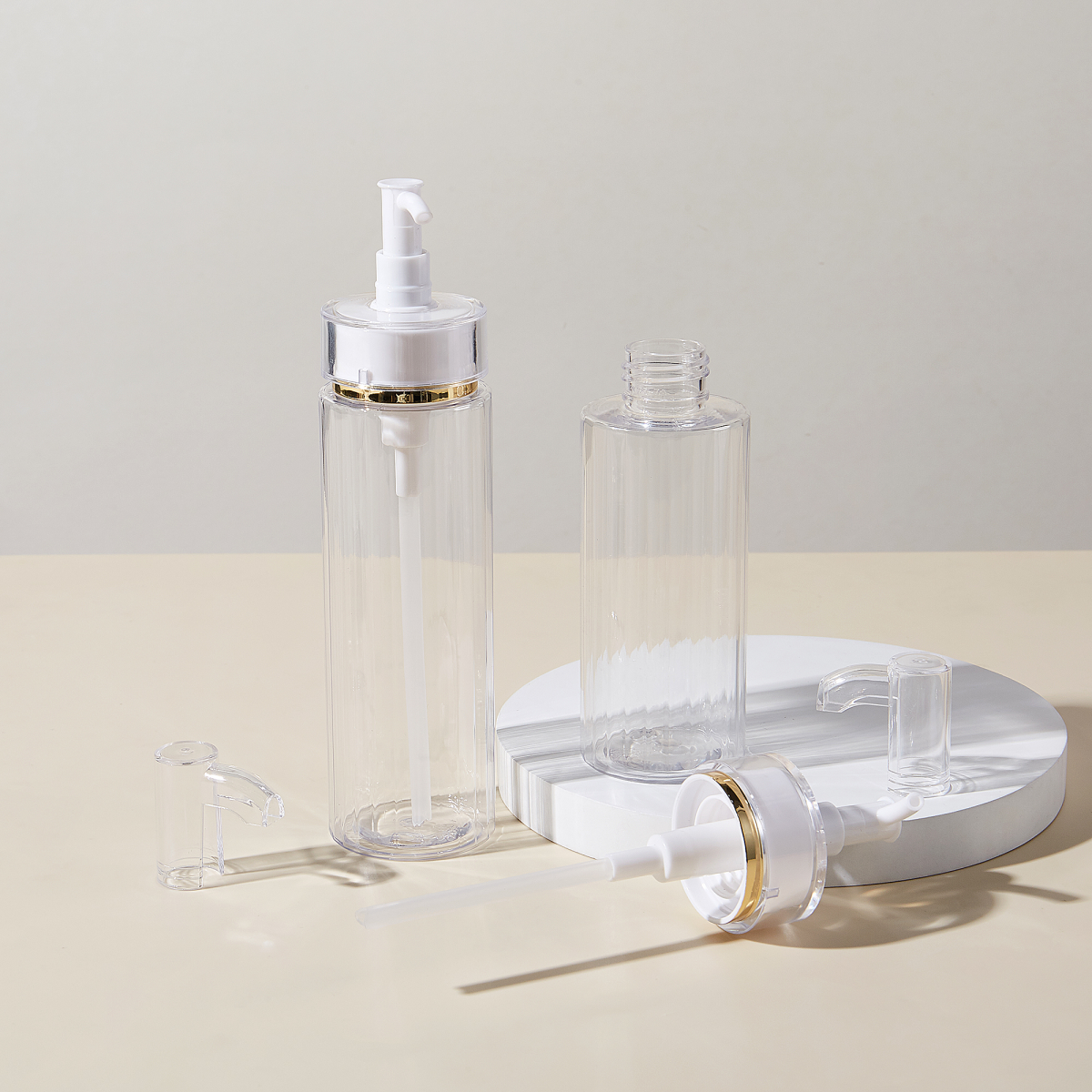 pet bottle with white plastic pump pet bottle with white plastic pump